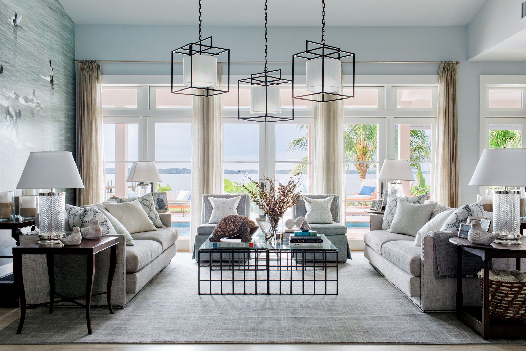 dh2016_living-room-windows-lamps-sofa-alt2_h